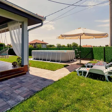 Holiday home Art House Kovilovo